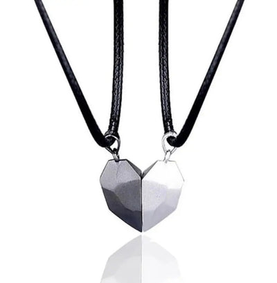 MAGNETIC HEART NECKLACE