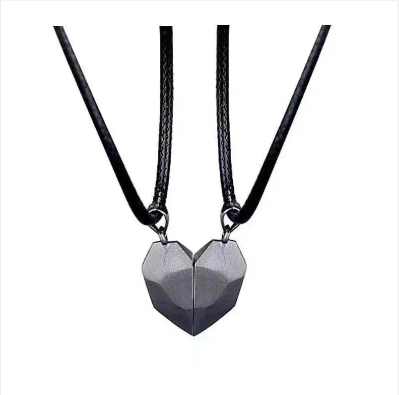 MAGNETIC HEART NECKLACE